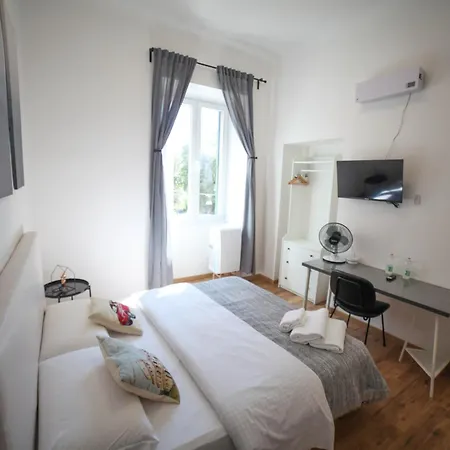Cosmo Bed & Breakfast